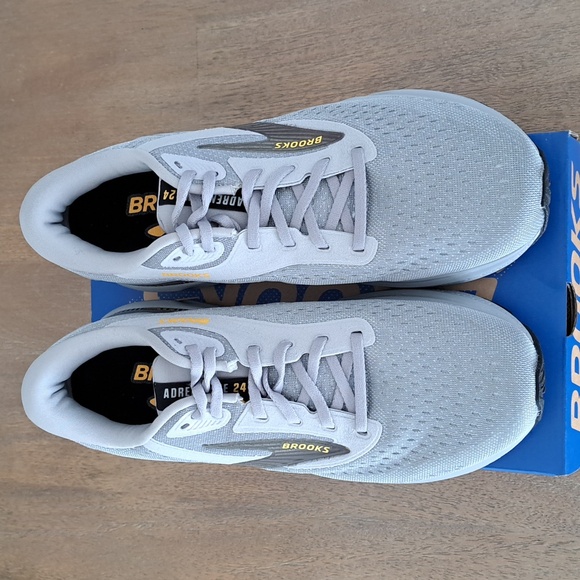 Brooks Adrenaline GTS 24 Running Shoe - Size: Men 10 Wide - Picture 2 of 9